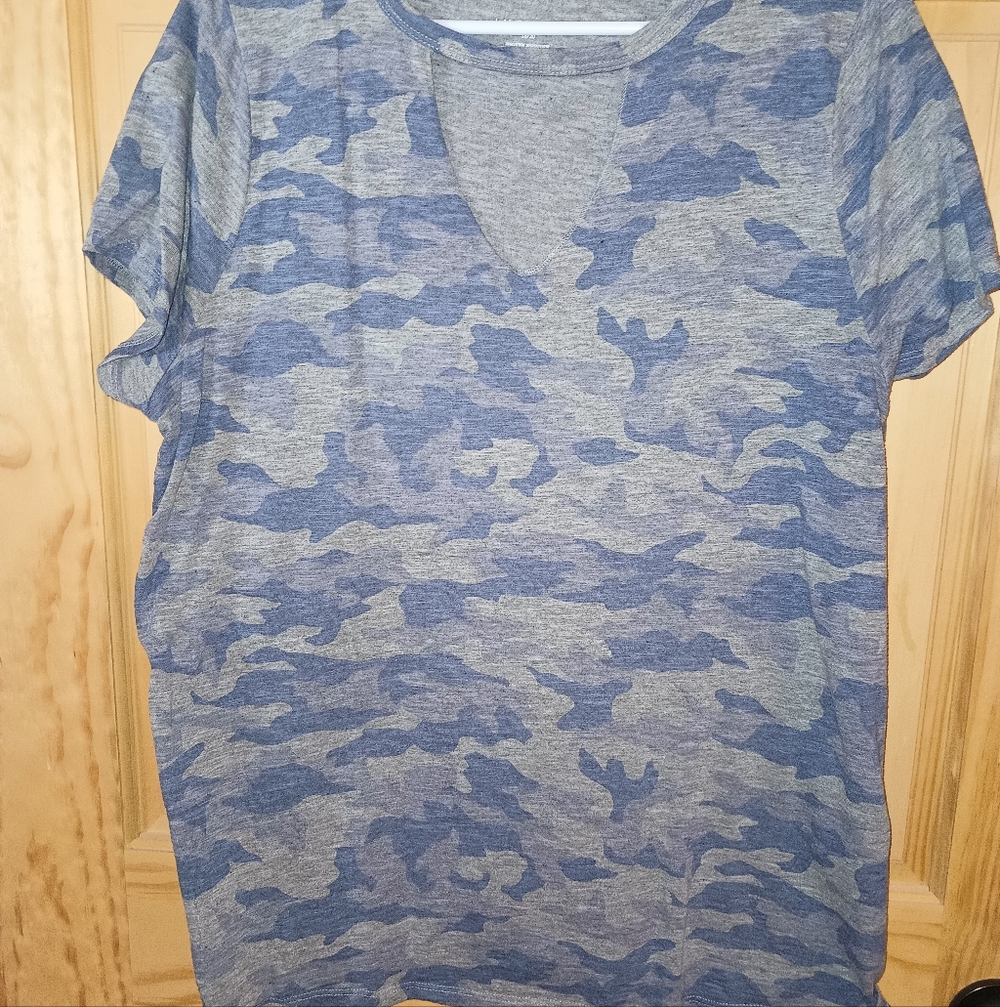 Lane Bryant Gray and Blue Camouflage Short Sleeve Tee